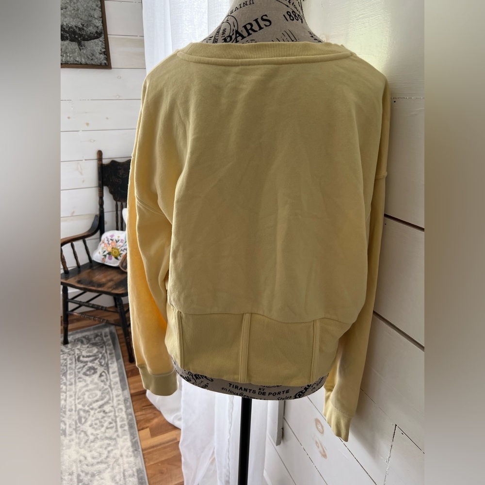 Future Collective size 1X Yellow Crewneck Sweatshirt, EUC, Target, butter yellow - Picture 2 of 7